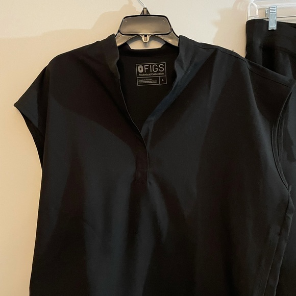 SCRUBS! 2 shirts, one pant, BRAND NEW & NEVER worn - Picture 3 of 6